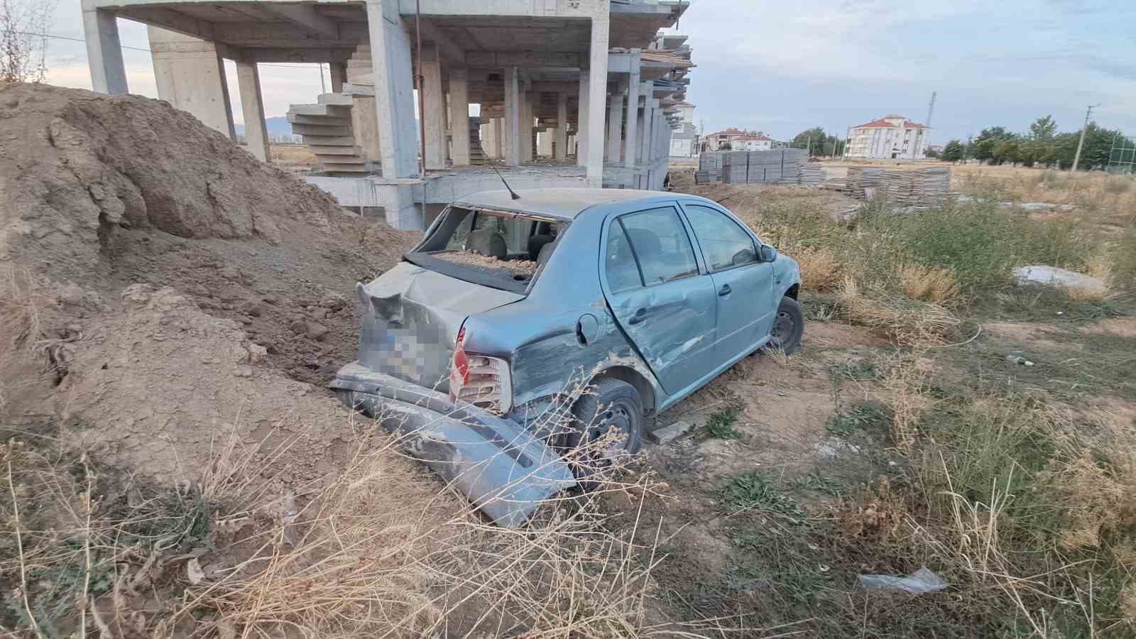 Karaman'da Trafik Kazası: Savrulan Araçlardaki 2 Kişi Yaralandı