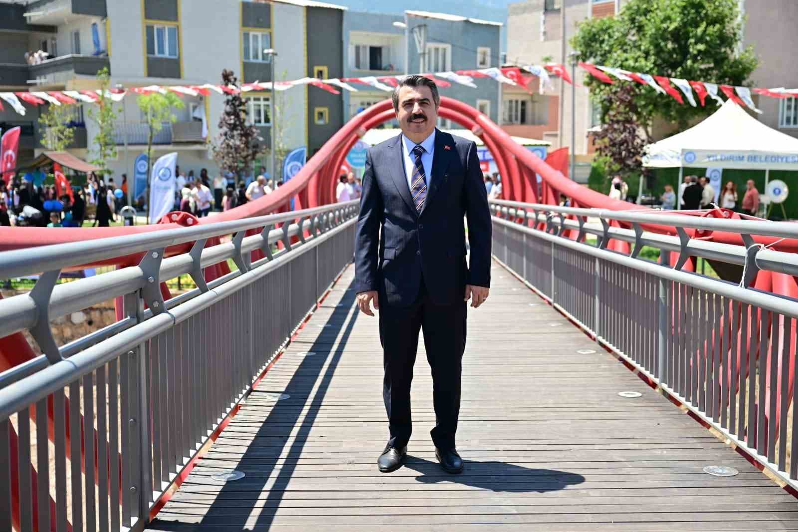 Deniz Kuvvetleri Günü’nde 15 savaş gemisi İstanbul Boğazı’ndan geçti