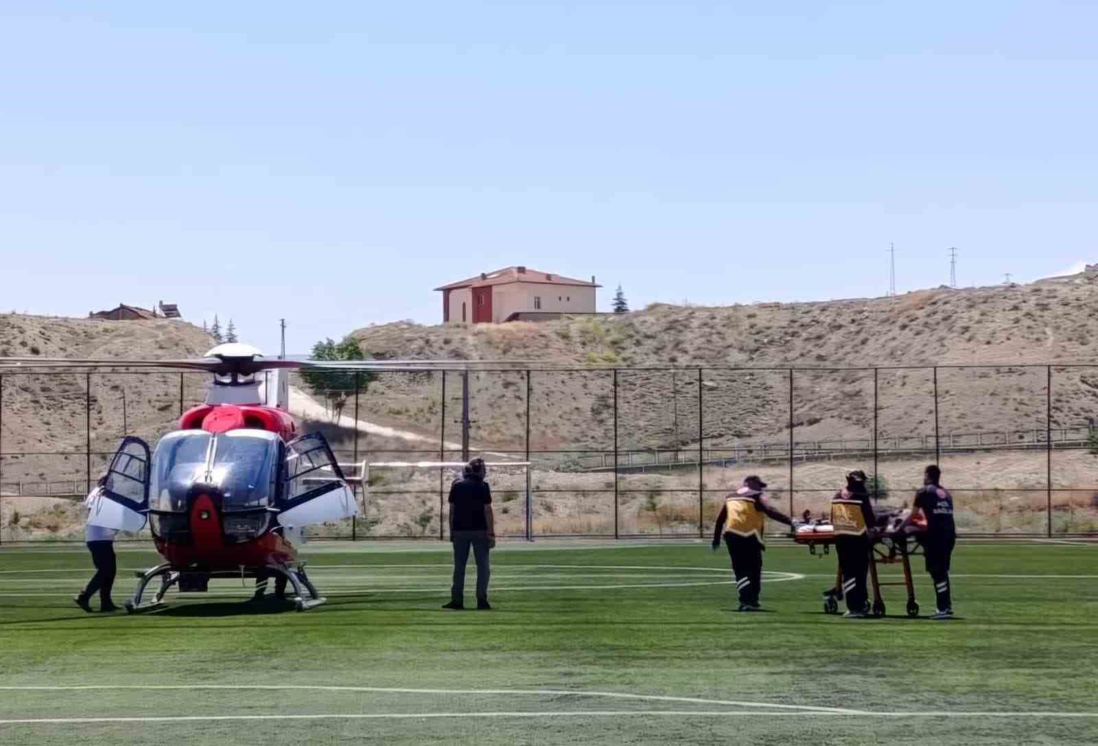 Kalp krizi geçiren 74 yaşındaki hasta hava ambulansıyla Malatya’ya sevk edildi