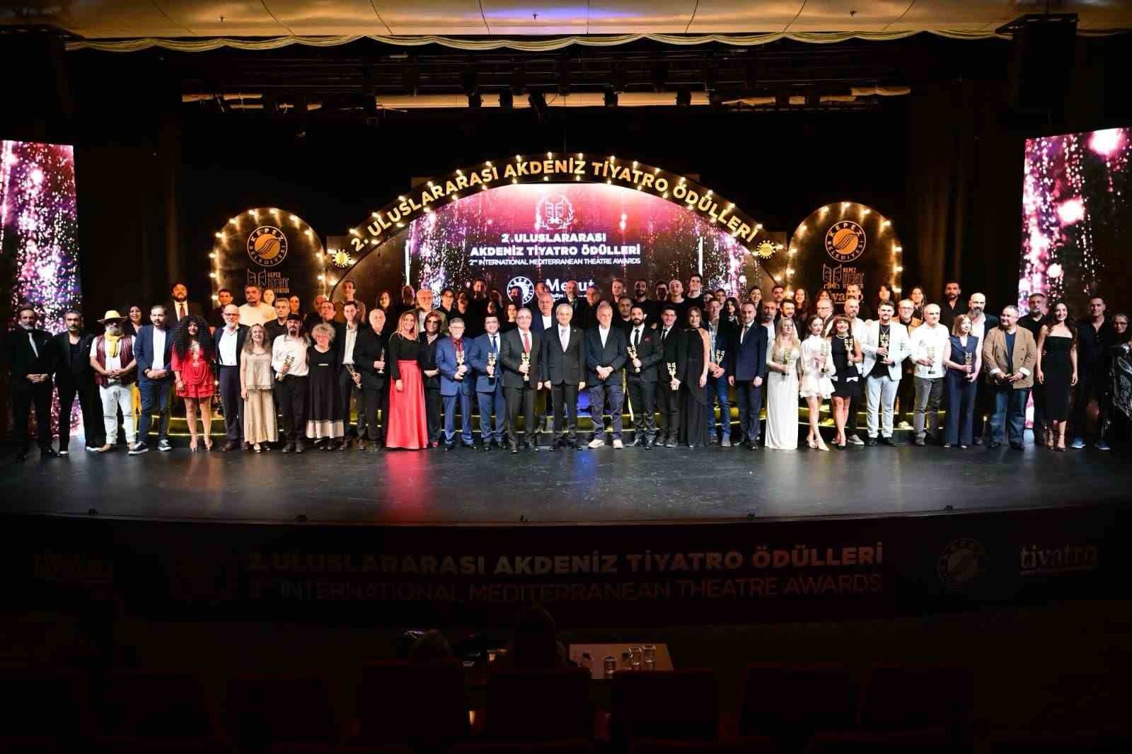 Akdeniz Tiyatro Ödülleri sahiplerini buldu