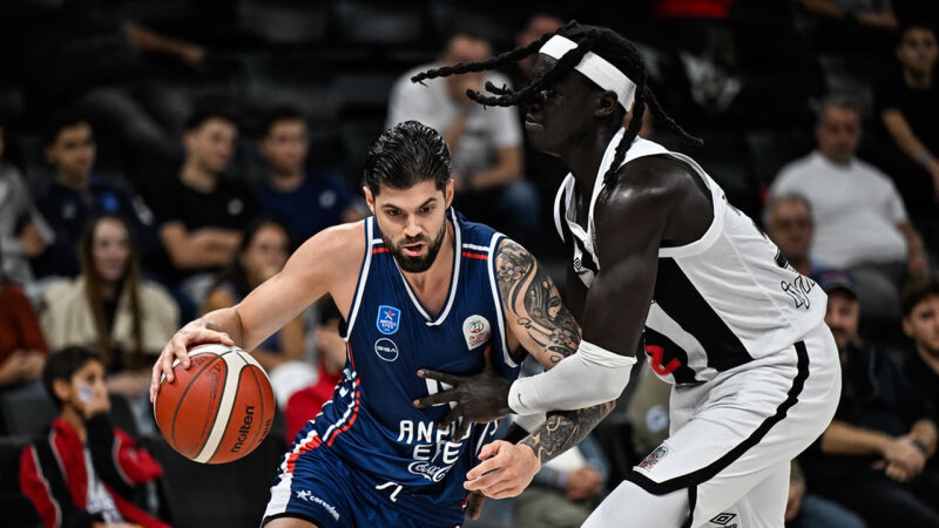 İstanbul derbisinde zafer A.Efes'in!