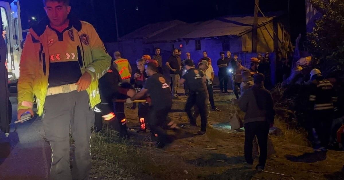 Erzincan’da otomobilin takla attığı kazada karı-koca yaralandı