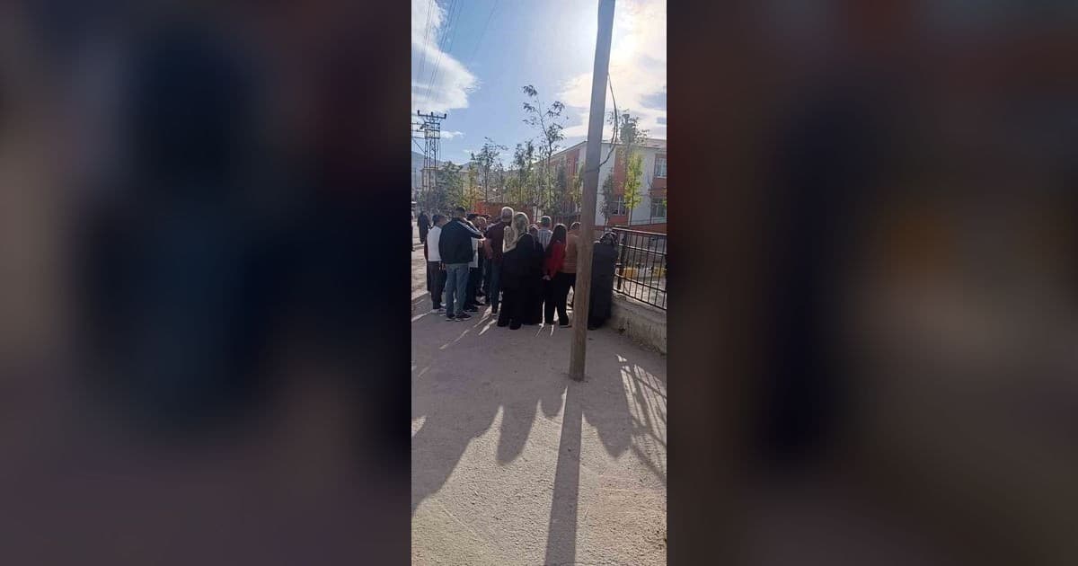 Van’da silahlı öğrenci alarmı
