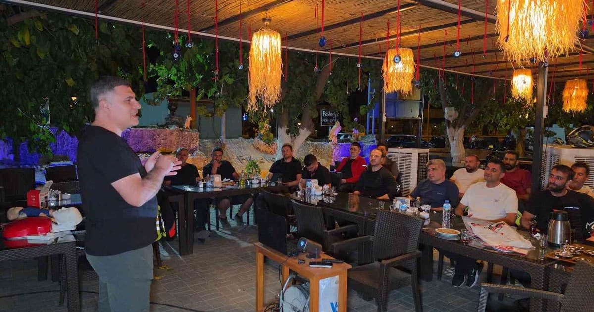 Motosiklet tutkunları ilkyardım eğitimi aldı