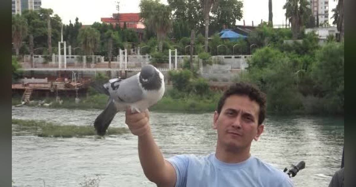 Adana’da kuş meraklıları kuş pazarında buluşuyor