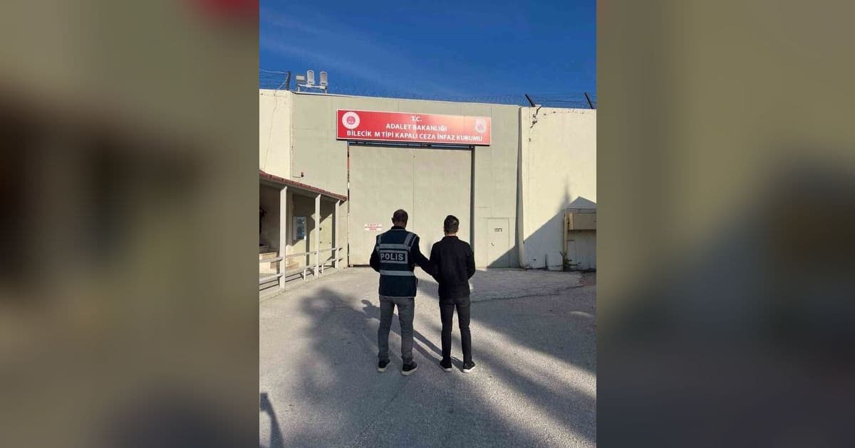 ’Adınıza kredi çekildi’ dedi, 6 bilezik ve altınları aldı