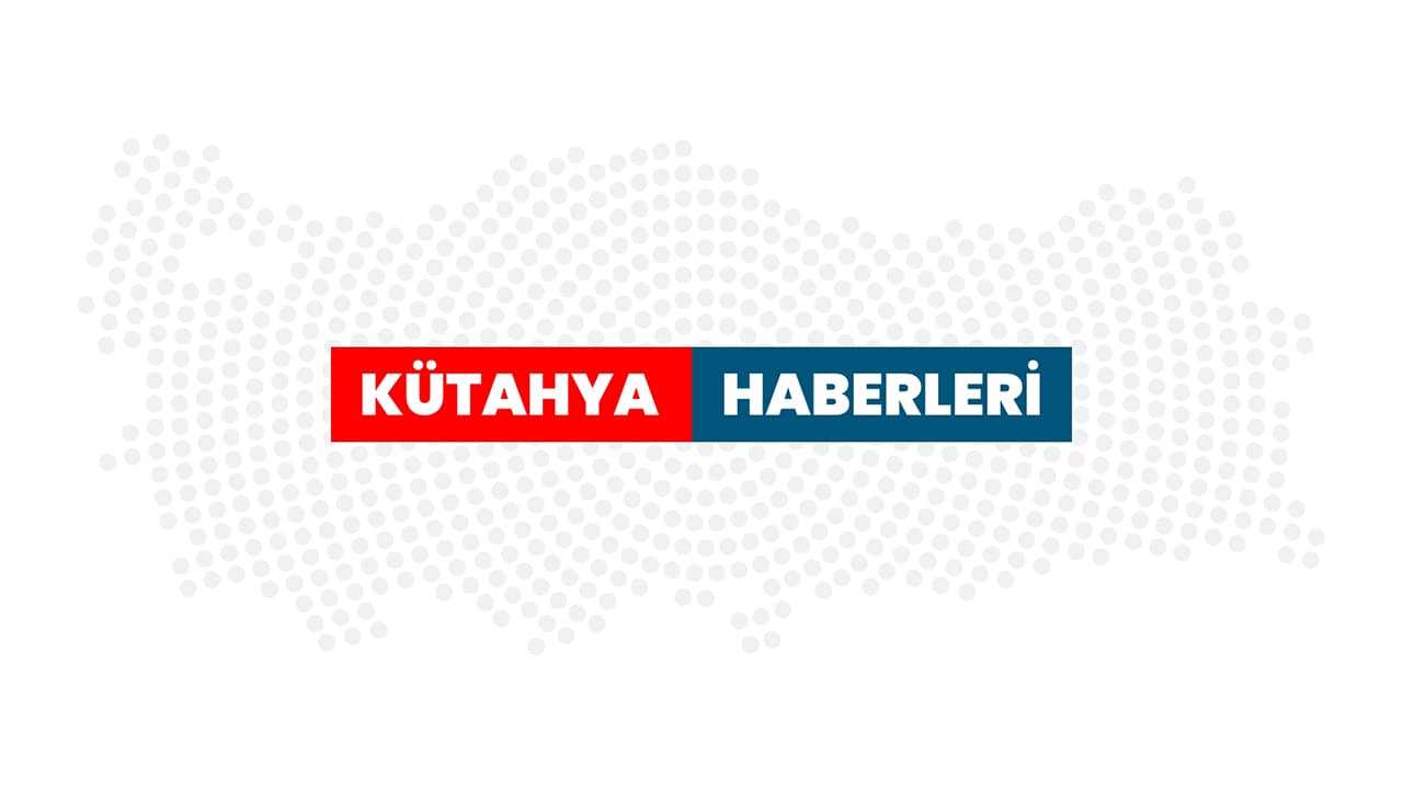 Kütahya'da otomobile ve bahçe duvarına çarpan aracın sürücüsü yaralandı