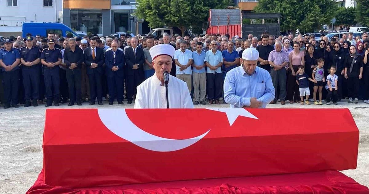 Hastalığa yenik düşen 24 yaşındaki uzman çavuş törenle son yolculuğuna uğurlandı