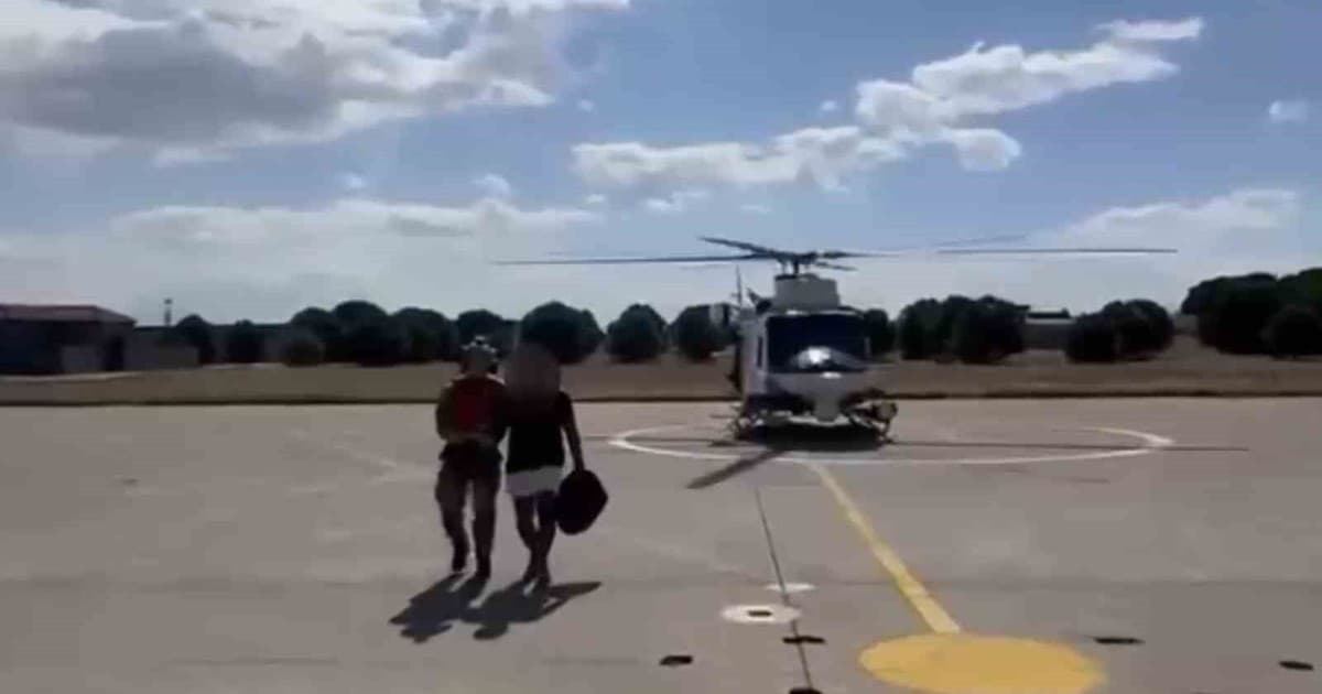 Koyun Adası’nda mahsur kalan 2 kişi Sahil Güvenlik helikopteriyle kurtarıldı