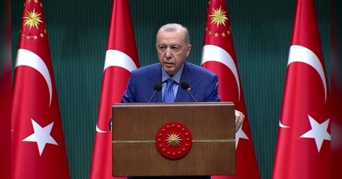 Cumhurbaşkanı Erdoğan: "Muhalefetin ’Buraya uçak inmez’ dediği İstanbul Havalimanımız, açıldığı ilk günden bu yana biliyorsunuz rekora doymuyor"