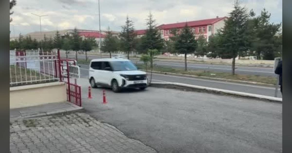 Sivas’ta 3 saatte 11 iş yerini soyan zanlılar tutuklandı