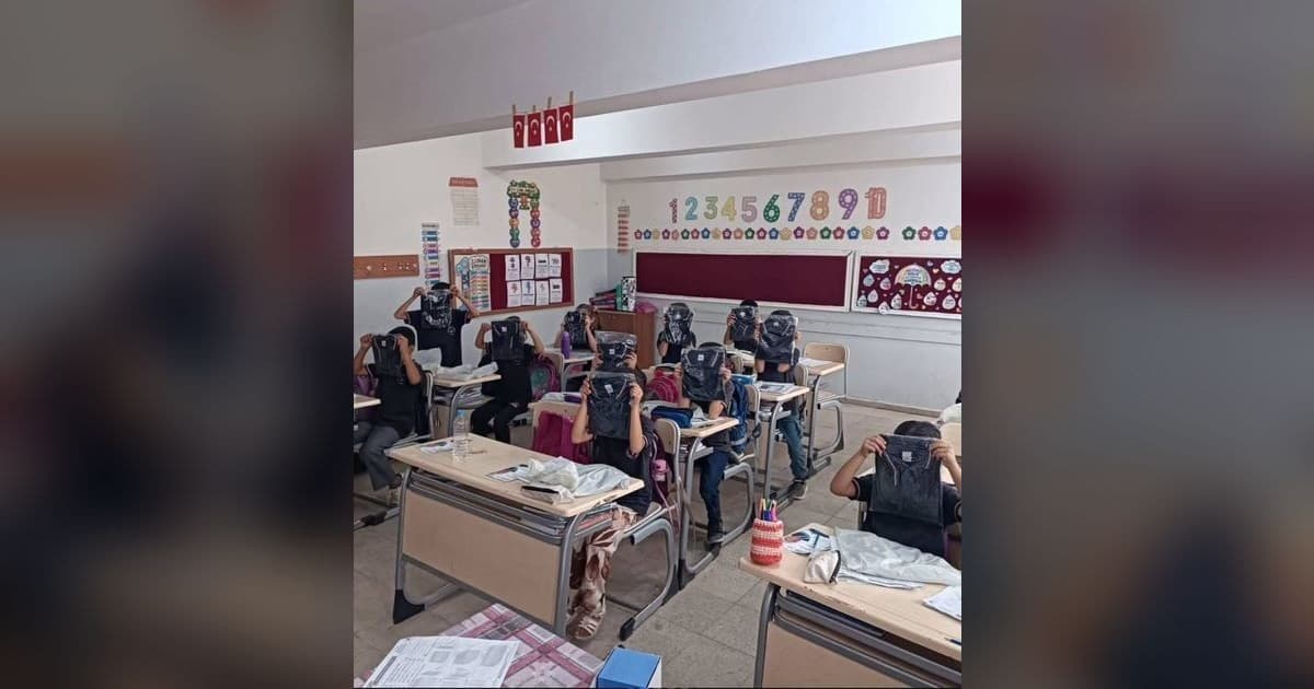 Çermikli iş adamından öğrencilere okul forması desteği