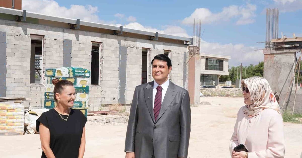 Yılmaz’dan Gaziantep Otizm Vakfı Okulu’na ziyaret