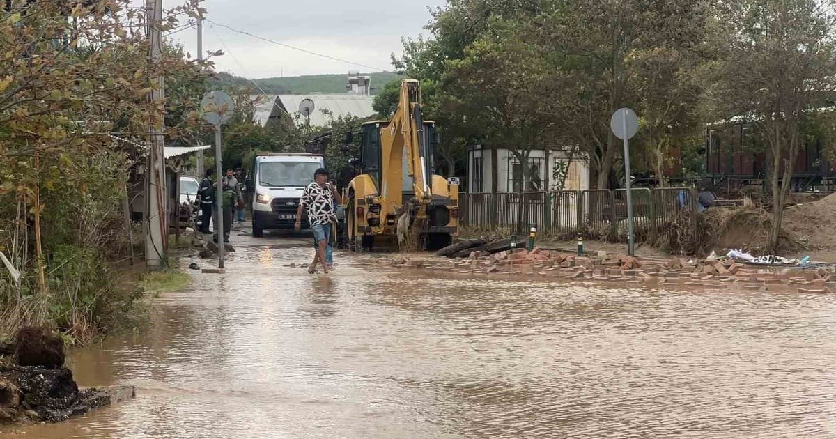 Mudanya’da sağanak sonrası göle döndü