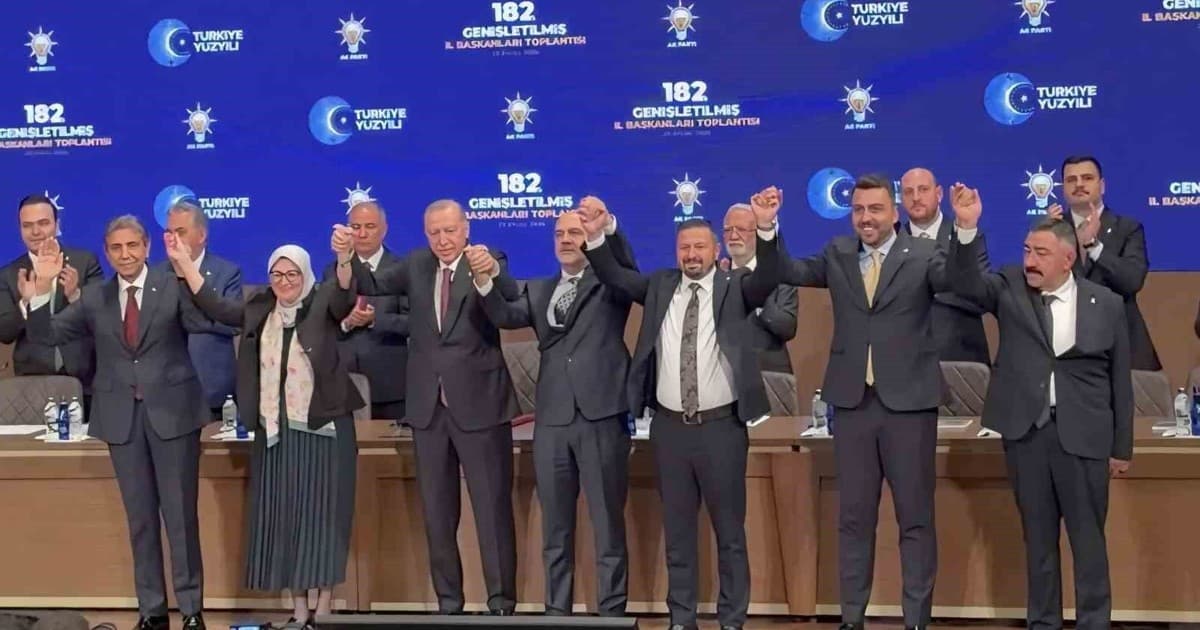 Marmara Adalar Belediye Başkanı Dinçer, AK Parti’ye katıldı