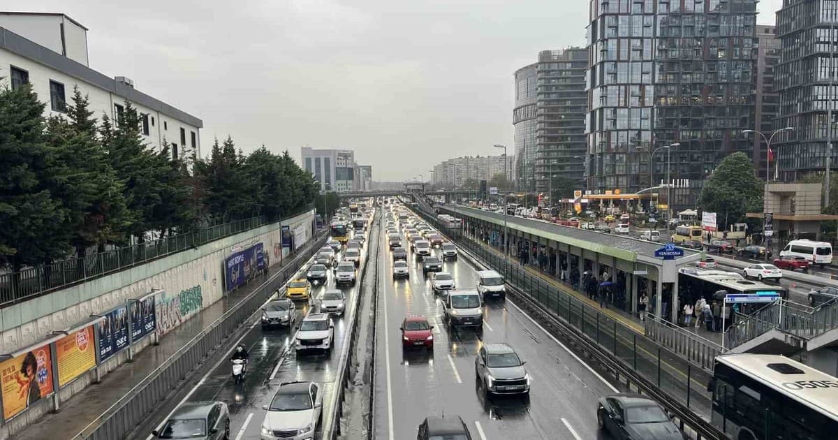 İstanbul’da trafik yoğunluğu yüzde 85’e ulaştı