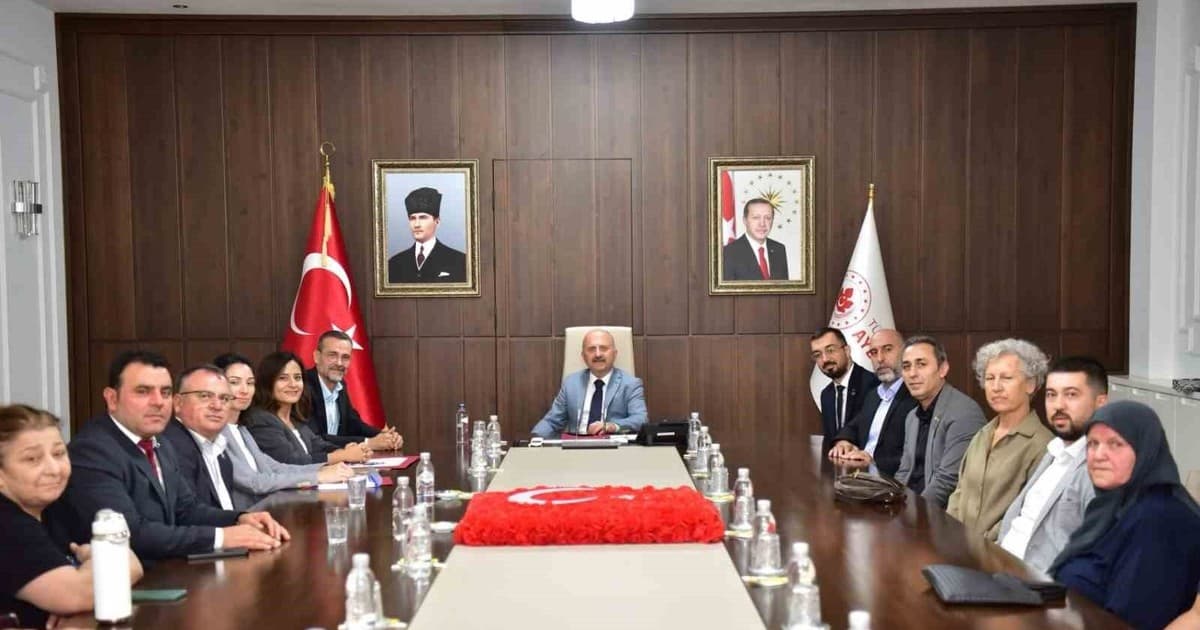 Vali Varol, şehit yakınları ve gazileri makamında ağırladı