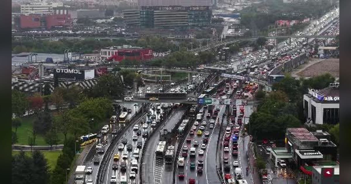 İstanbul’da trafik yoğunluğu böyle görüntülendi