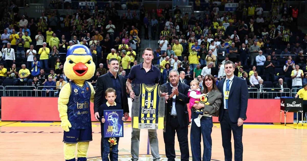 Fenerbahçe’de Jan Vesely için veda seremonisi düzenlendi