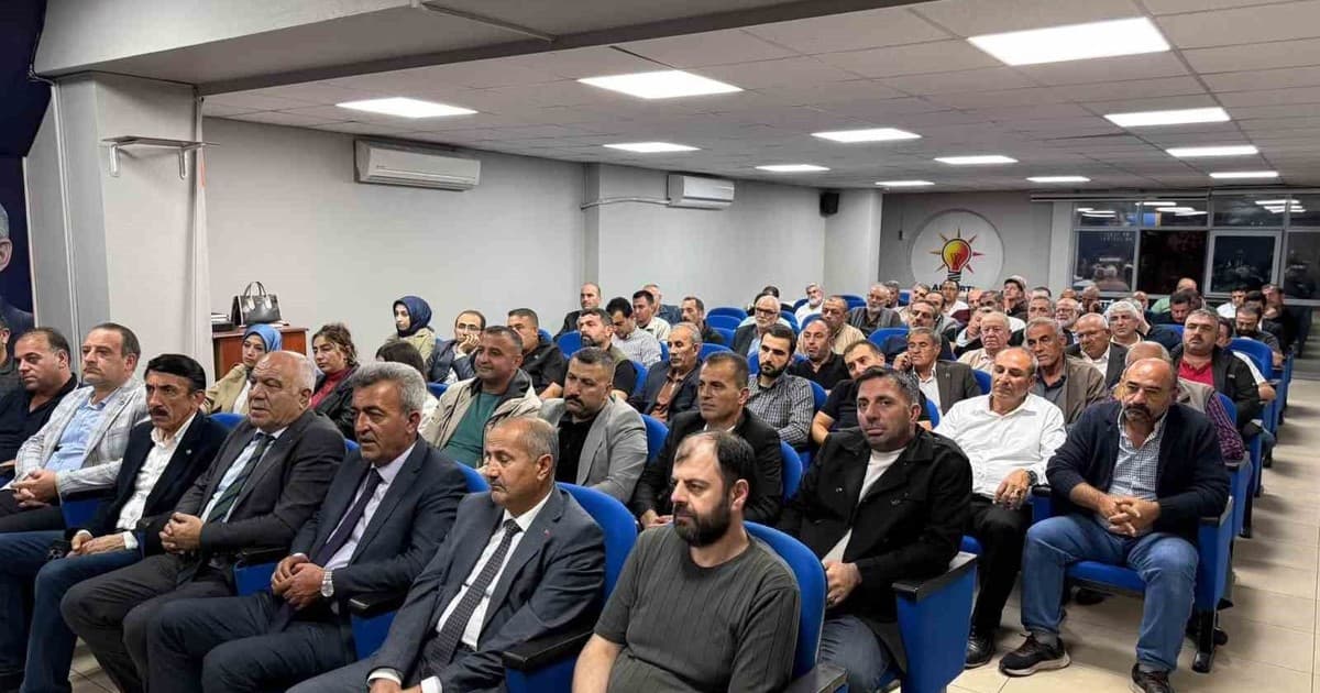 AK Parti Erzincan Merkez İlçe Başkanlığında haftalık toplantı yapıldı