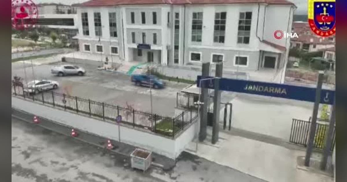 Evinde kaçak içki üretmek için damıtma sistemi kuran şüpheli yakalandı