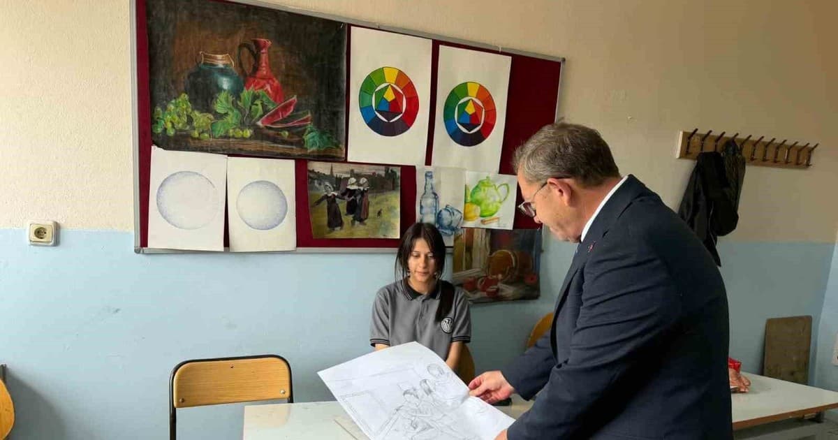 Vali Polat, Güzel Sanatlar Lisesi’nde öğrencilerle buluştu