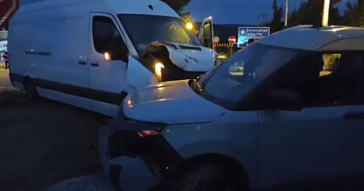 Isparta’da iki araç çarpıştı: 1 yaralı