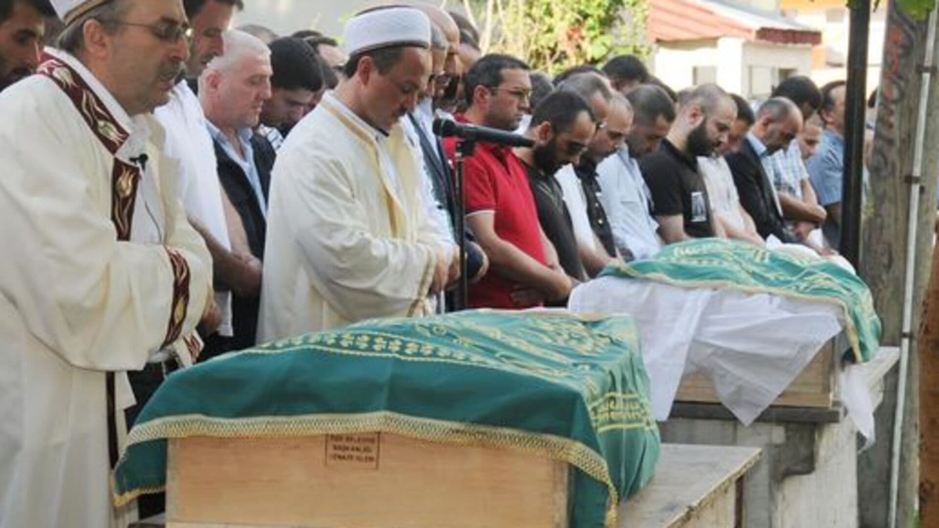 Rize'de ilginç cenaze!