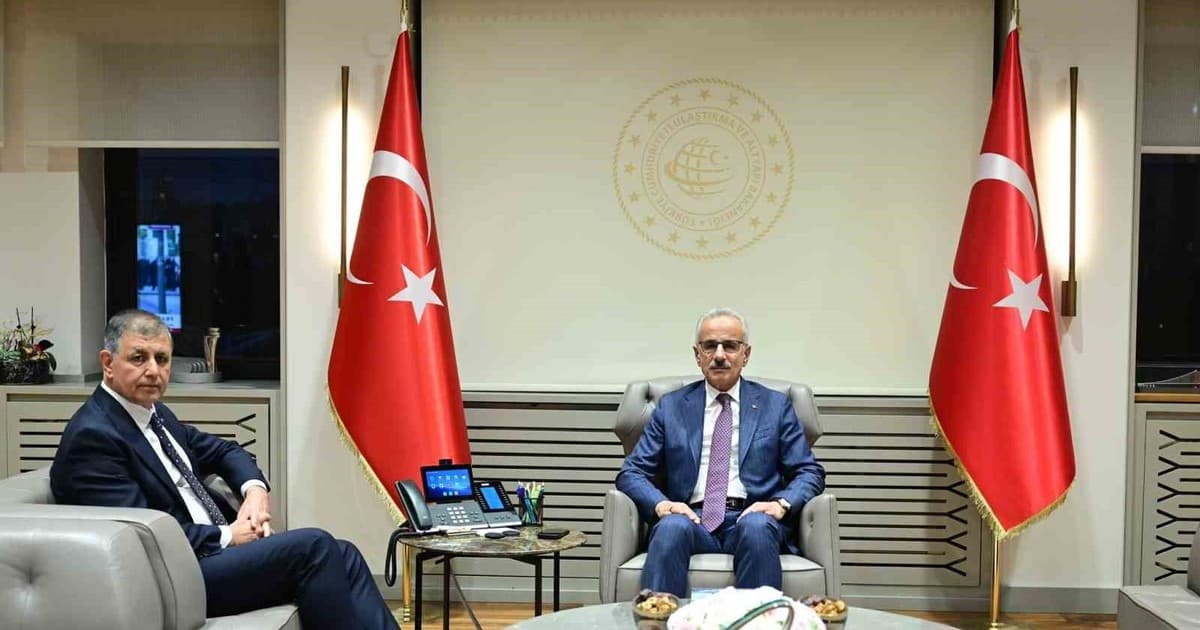 Bakan Uraloğlu, İzmir Büyükşehir Belediye Başkanı Tugay’ı kabul etti