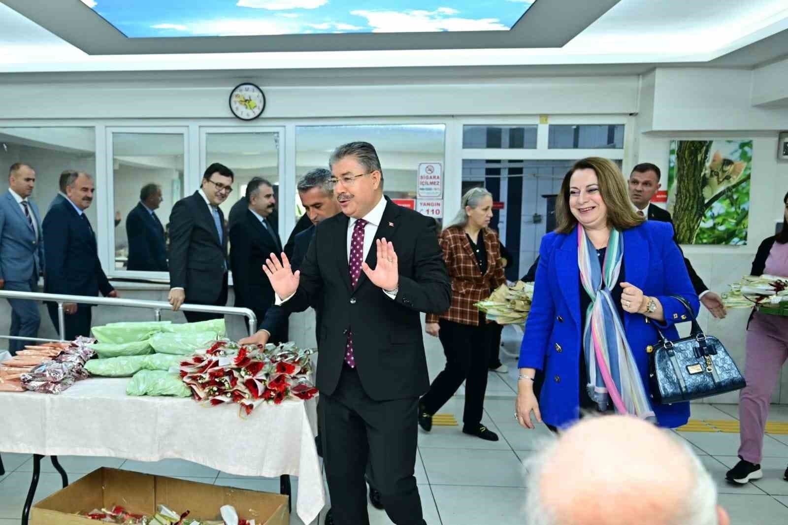 Eskişehir Valisi Erdinç Yılmaz Huzurevi Sakinleriyle Kahvaltıda Buluştu
