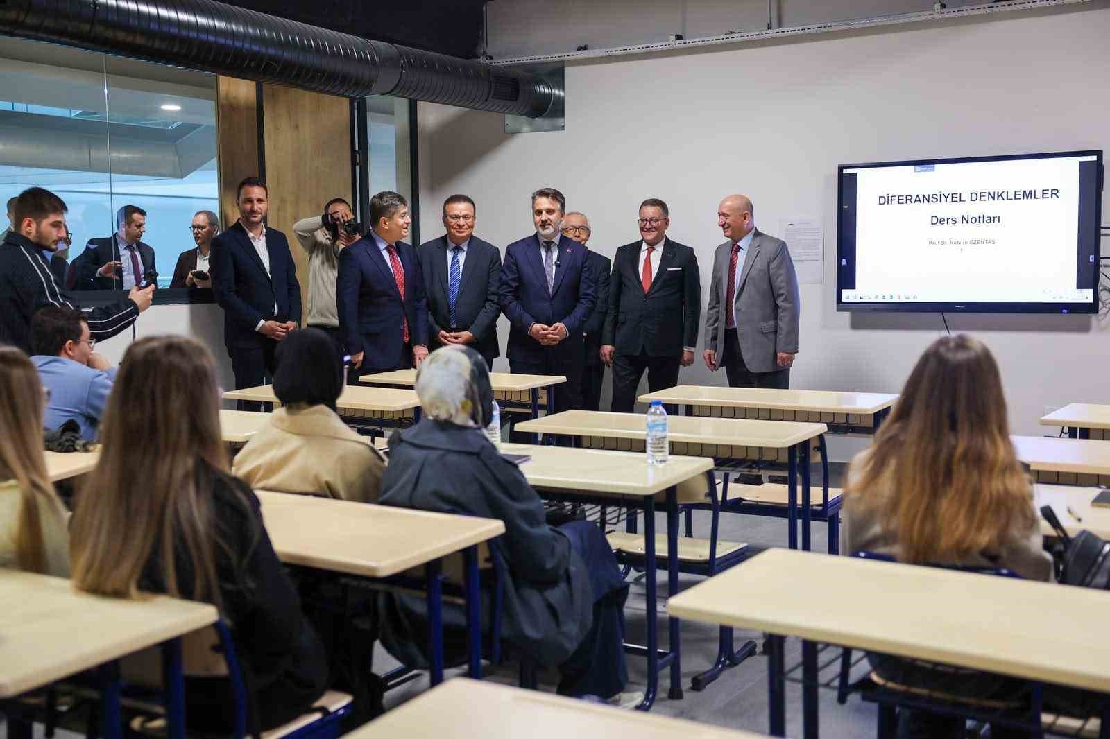 Bursa Büyükşehir Belediyesi'nden Üniversite Öğrencilerine Tam Destek Mesajı