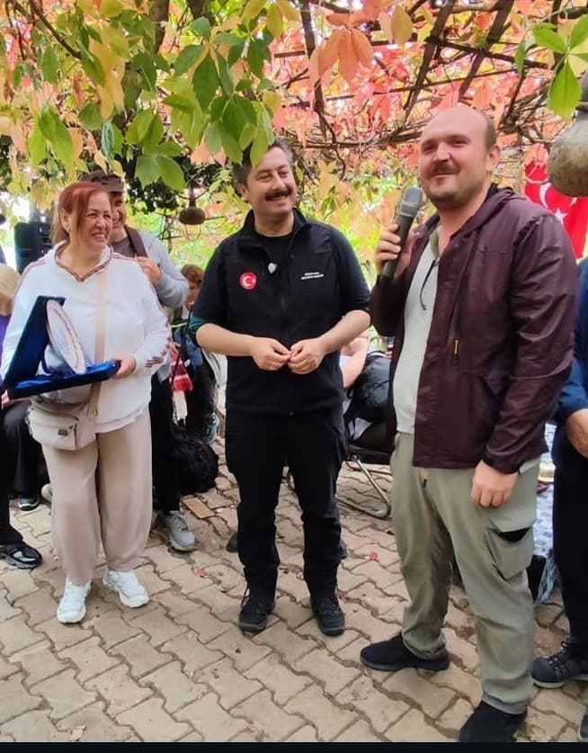 Bursa Şehir Hastanesi Sağlık Çalışanları Yenişehir'de Doğa Yürüyüşüne Katıldı