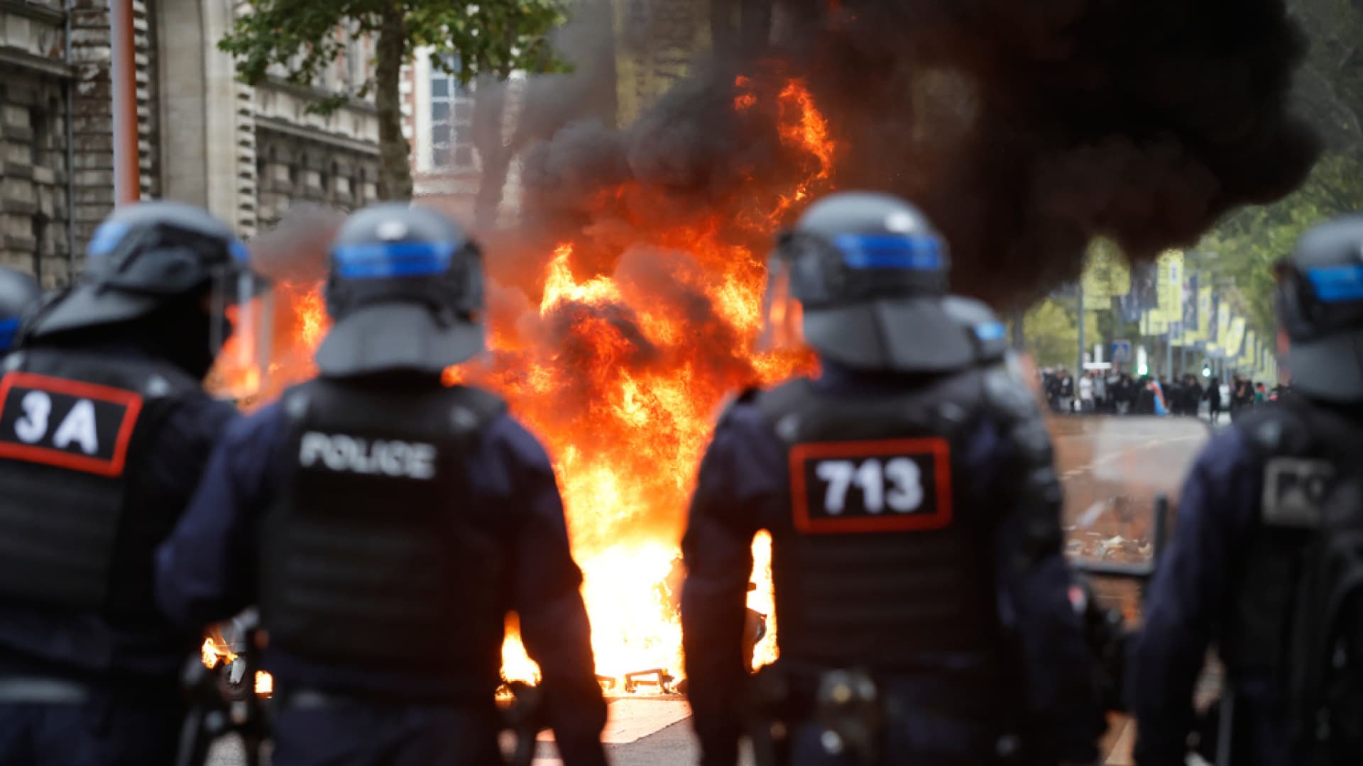 Fransa'da Liselilerin Protestoları Şiddetleniyor: 202 Yaralı, Tesislerde Ağır Bilanço