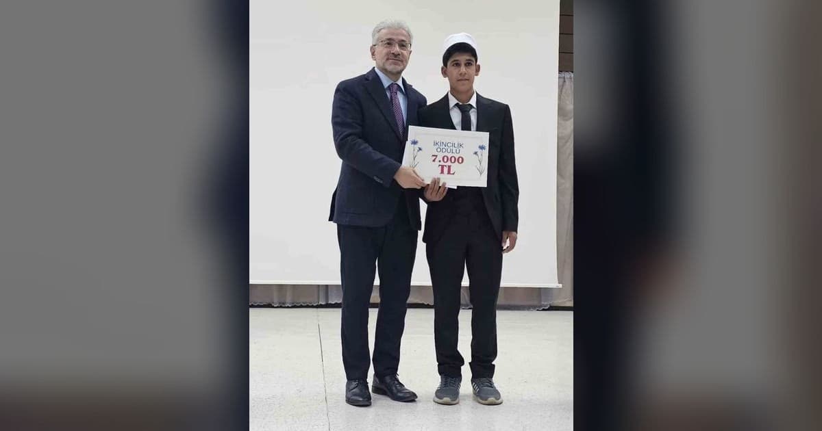 Ahlatlı Mehmet Emin Deniz Hafızlık Yarışmasında Bölge İkincisi Oldu