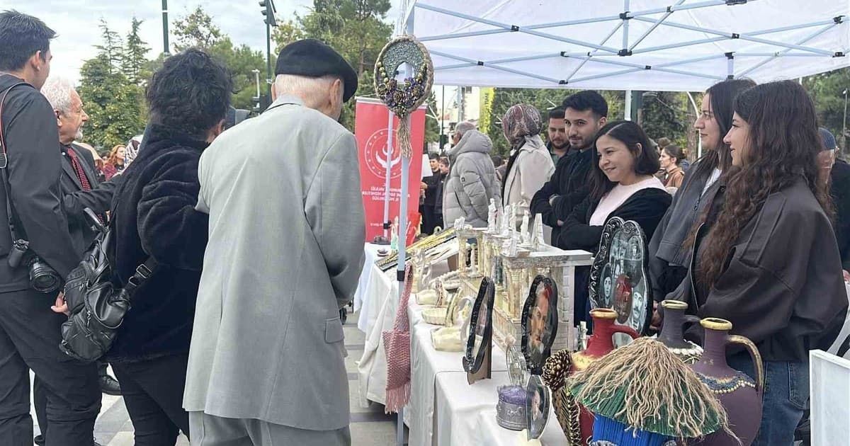 Burdur'da Kuşaklararası Dayanışma: Yaşlılar ve Gençler Birlikte Yürüdü