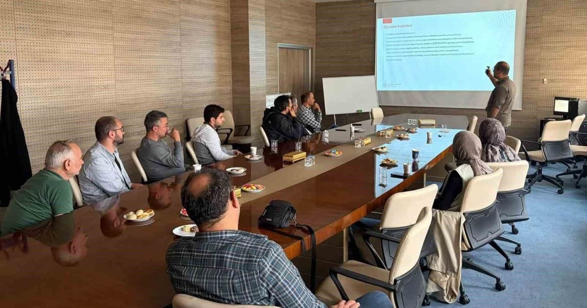 Bayburt’ta Aile Hekimlerine Kadın ve Anne Sağlığı Eğitimi Verildi