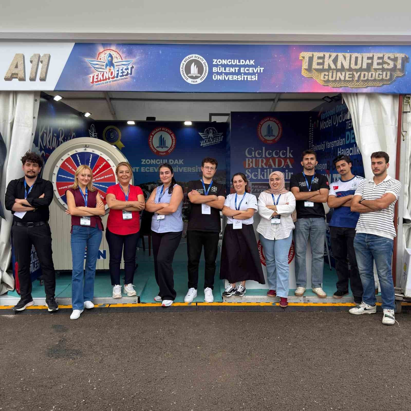 Bülent Ecevit Üniversitesi TEKNOFEST Güneydoğu'da Çalışmalarını Sergiledi