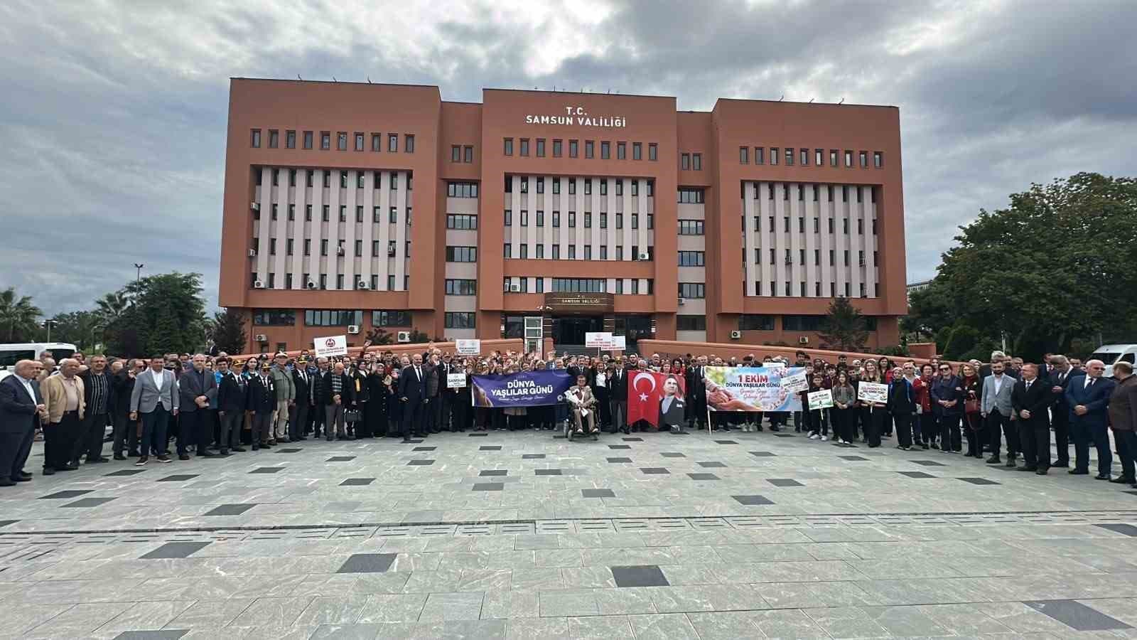Samsun'da Dünya Yaşlılar Günü Farkındalık Yürüyüşü ve Etkinliklerle Kutlandı