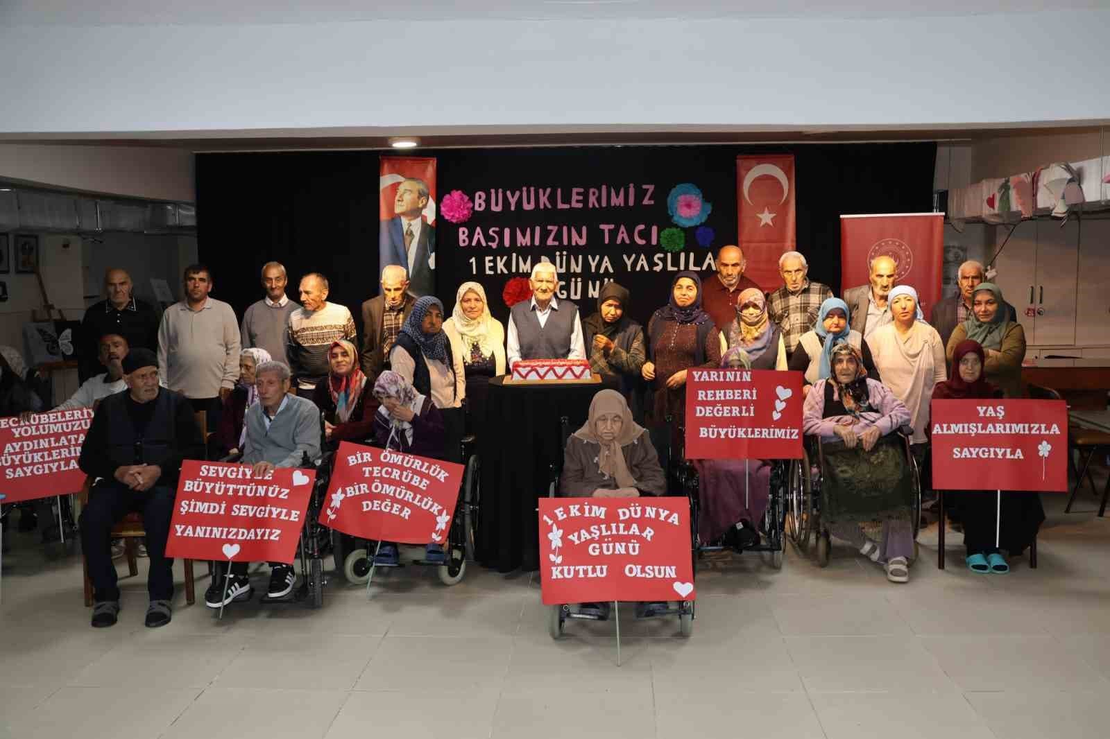 Erzurum'da Dünya Yaşlılar Günü Kuşaklar Arası Dayanışmayla Kutlandı