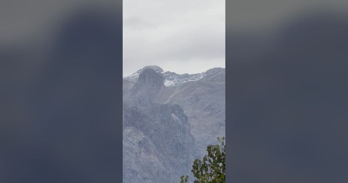 Tunceli'de Sonbaharda Kar Sürprizi: Yüksek Kesimler Beyaza Büründü