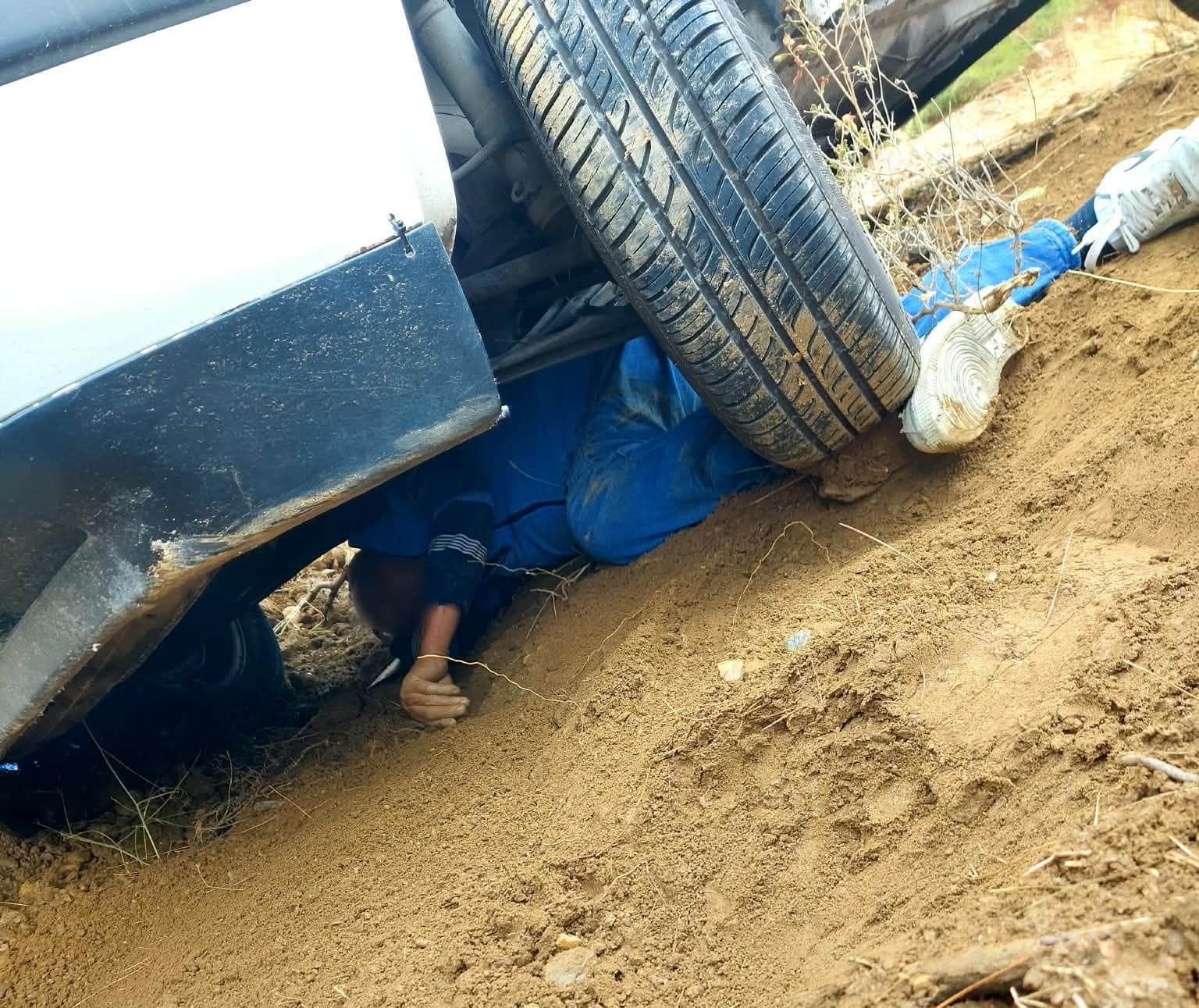 Su almak isterken kayan otomobilinin altında kalarak uçuruma yuvarlandı