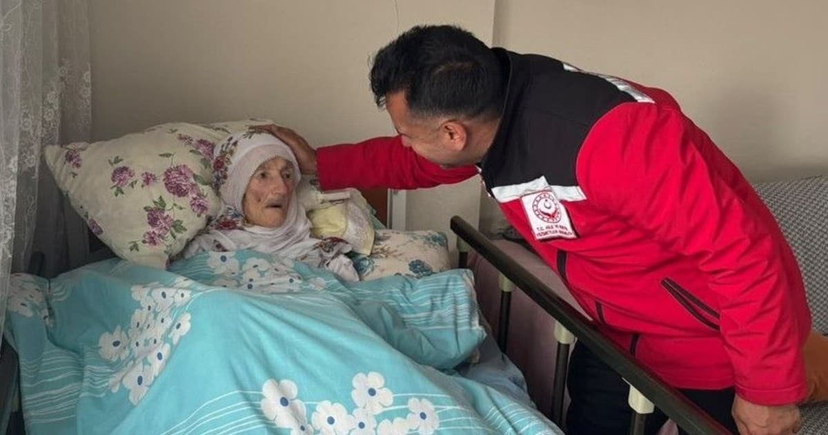 114 Yaşındaki Salli Nineye Erzurum'da Anlamlı Ziyaret