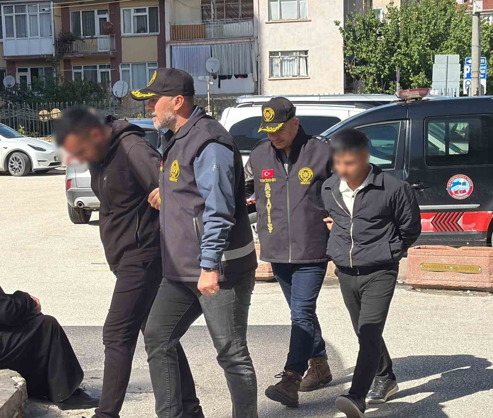 Eskişehir'deki Silahlı Saldırının Şüphelileri Adliyeye Çıkarıldı