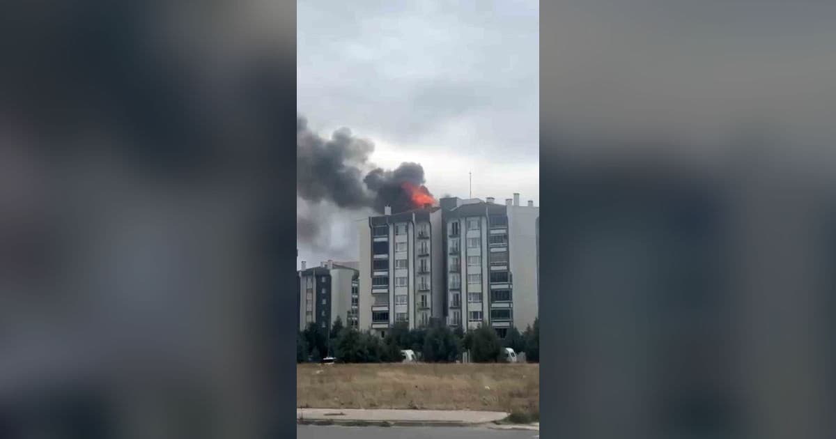 Lüleburgaz'da Toplu Konutlarda Çatı Yangını Panik Yarattı