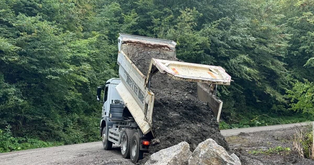 Kaynaşlı'da Heyelanlı Yolda Güvenlik Önlemleri Artırıldı