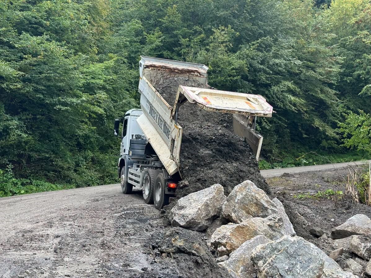 Kaynaşlı'da Heyelanın Ardından Yollar Güvenli Hale Getirildi