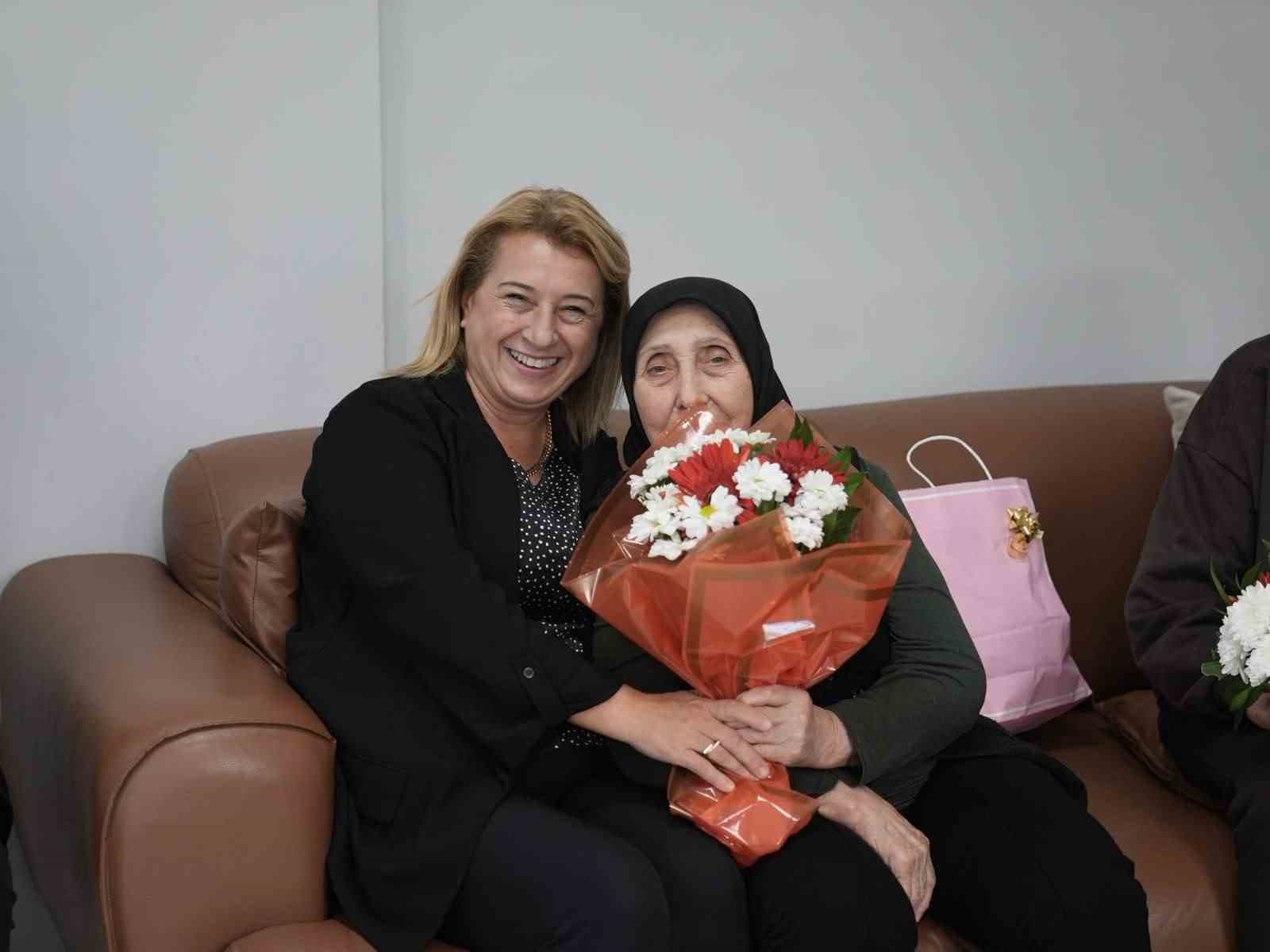 Alzheimer Bakım Merkezinde Yaşlılar Günü Kutlaması