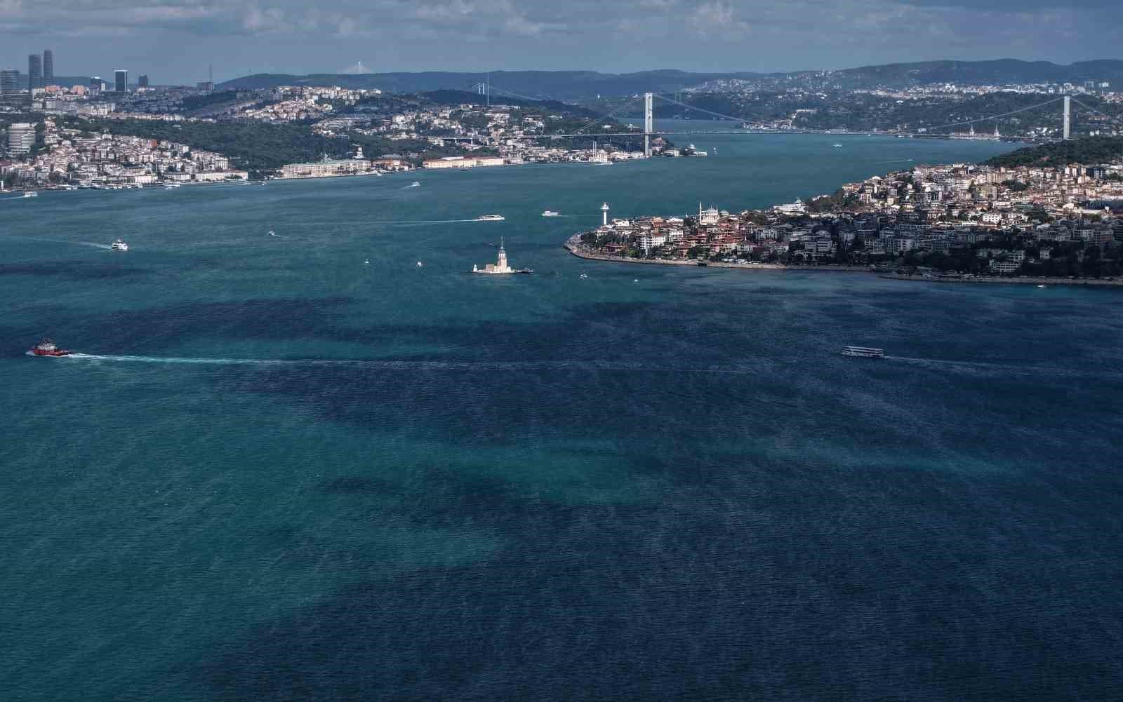 İstanbul Boğazı Yağışların Ardından Turkuaz Renge Büründü