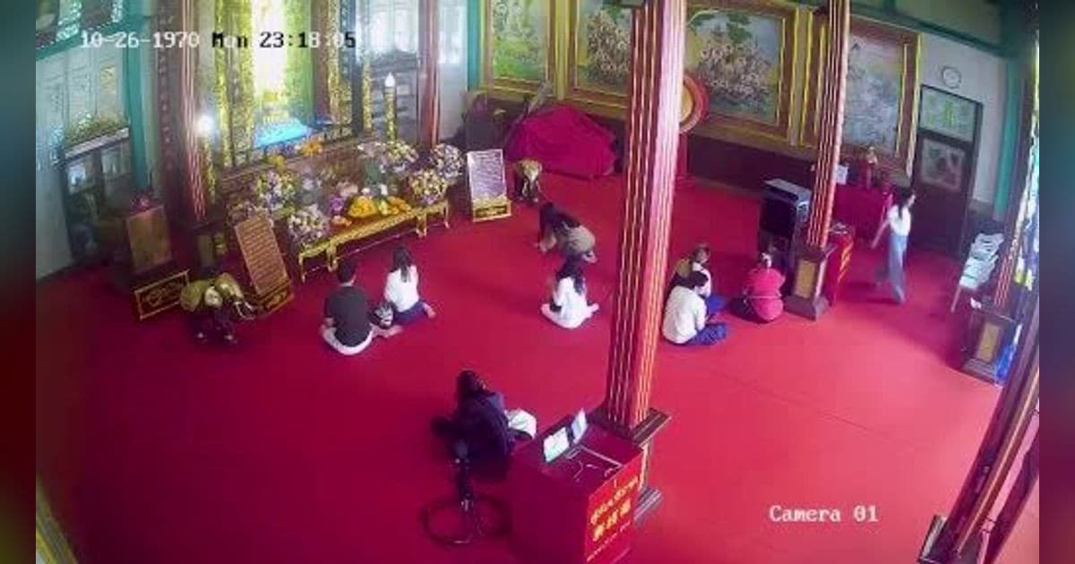 Bangkok'ta Kontrolden Çıkan Araç Tapınağa Daldı: 2'si Ağır 3 Yaralı