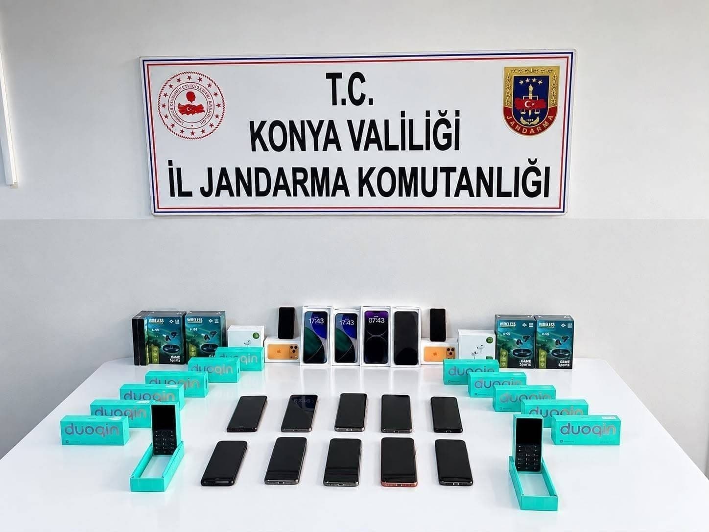Konya'da Jandarmadan Kaçakçılık Operasyonu: 915 Bin Liralık Malzeme Ele Geçirildi